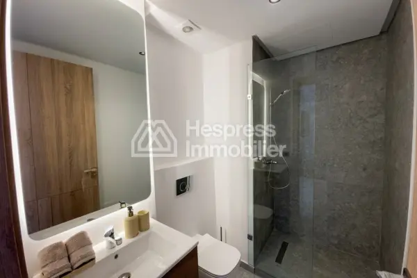Apartment for rent in Aïn Diab Extension, 3 bedrooms. Well furnished.