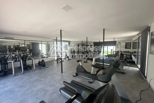 Apartment for rent in Aïn Diab Extension, 3 bedrooms. Well furnished.