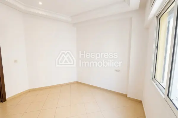 Unfurnished apartment for rent in Branes