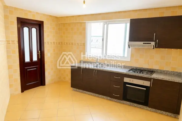 Unfurnished apartment for rent in Branes