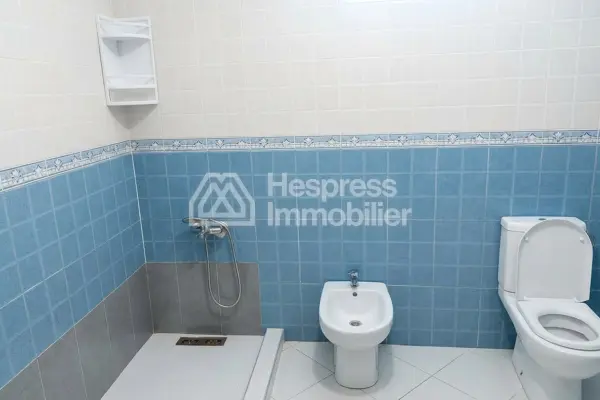 Unfurnished apartment for rent in Branes