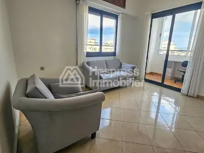 Bel Appartement en Location à la Corniche