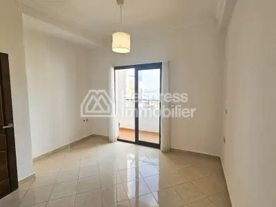 Bel Appartement en Location à la Corniche