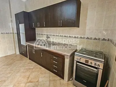 Bel Appartement en Location à la Corniche