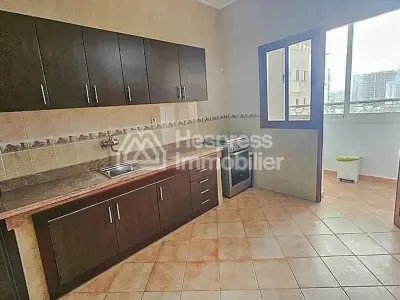 Bel Appartement en Location à la Corniche