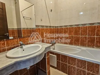 Bel Appartement en Location à la Corniche