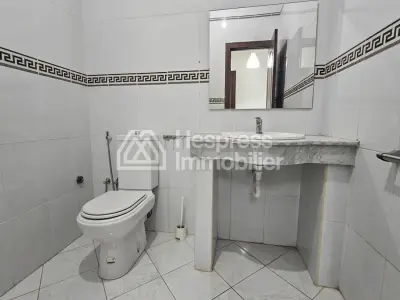 Bel Appartement en Location à la Corniche