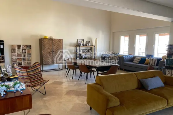 Appartement spacieux non meublé