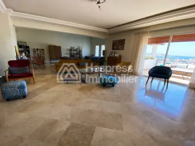 Appartement spacieux non meublé