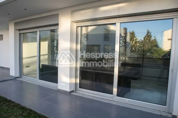 Spacieuse villa avec piscine