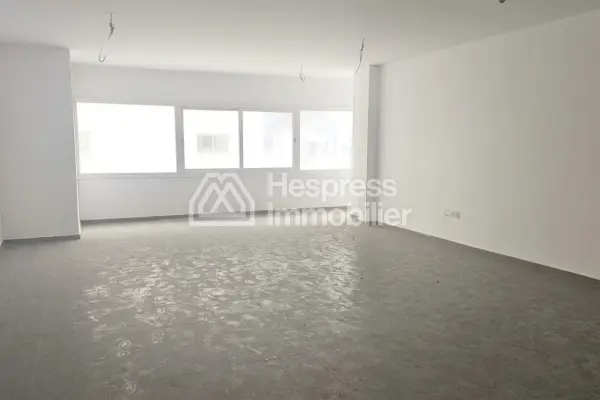 3 Bureaux Spacieux à Louer
