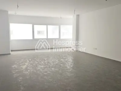 3 Bureaux Spacieux à Louer