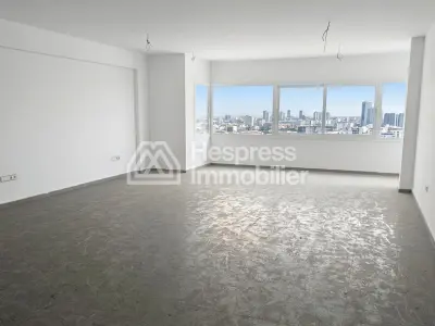 3 Bureaux Spacieux à Louer