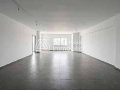 3 Bureaux Spacieux à Louer