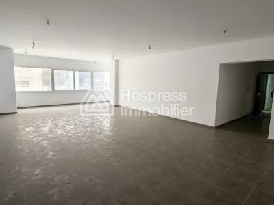 3 Bureaux Spacieux à Louer