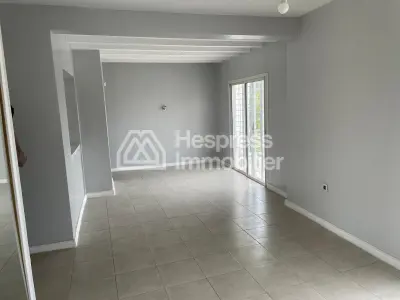 Modern villa for rent in Harhoura – 19,000 DH/month