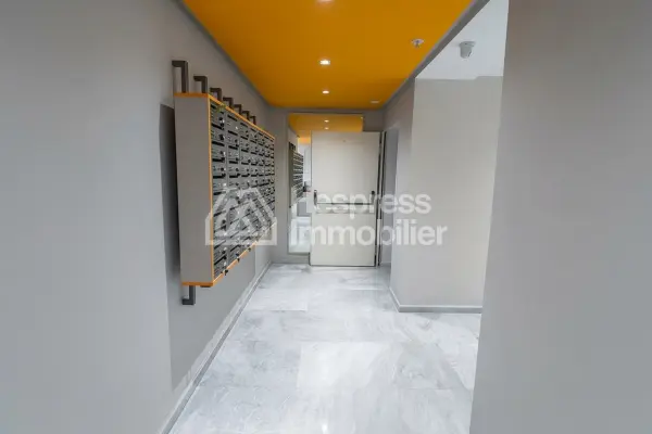 Set up your business in a duplex office
