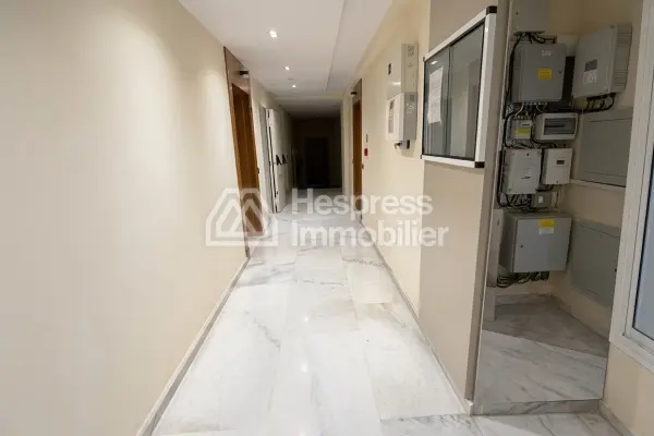 Set up your business in a duplex office