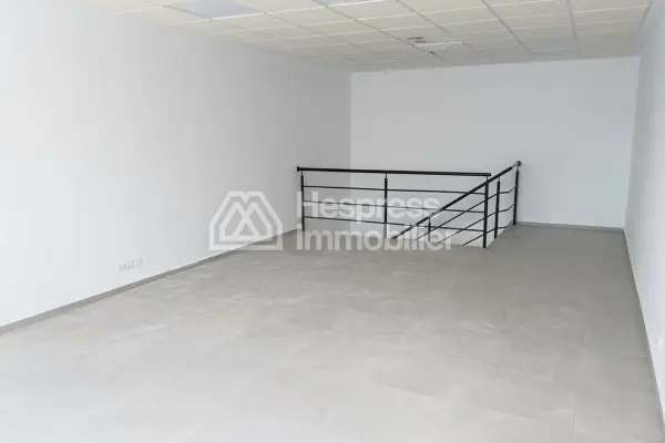 Set up your business in a duplex office