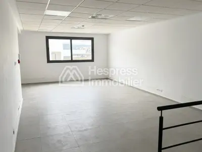 Installez Votre Activité dans un Bureau Duplex