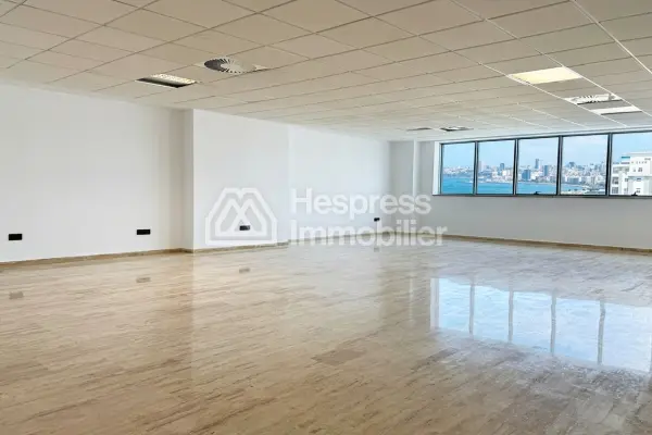 Luxury Office with Sea View for Rent