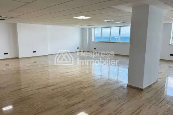 Luxury Office with Sea View for Rent