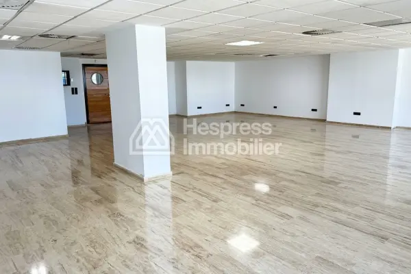 Luxury Office with Sea View for Rent