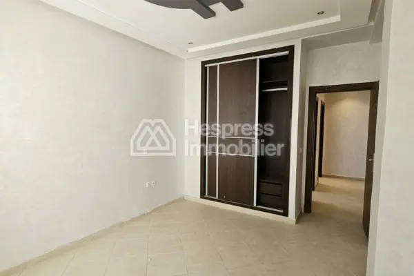 Apparently for sale, Trua Atlas. Area 107 m². Armored door, security
