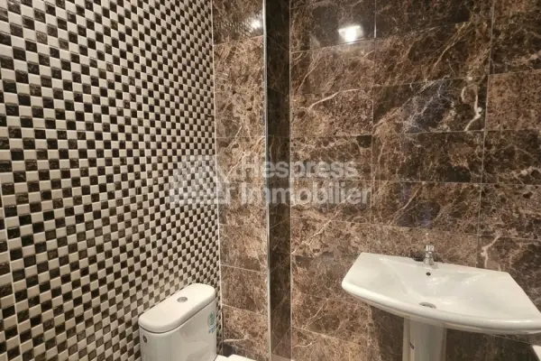 Apparently for sale, Trua Atlas. Area 107 m². Armored door, security