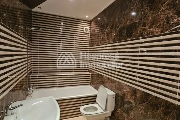 Apparently for sale, Trua Atlas. Area 107 m². Armored door, security
