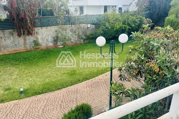 À VENDRE – Villa à El Menzeh avec Vue Panoramique 