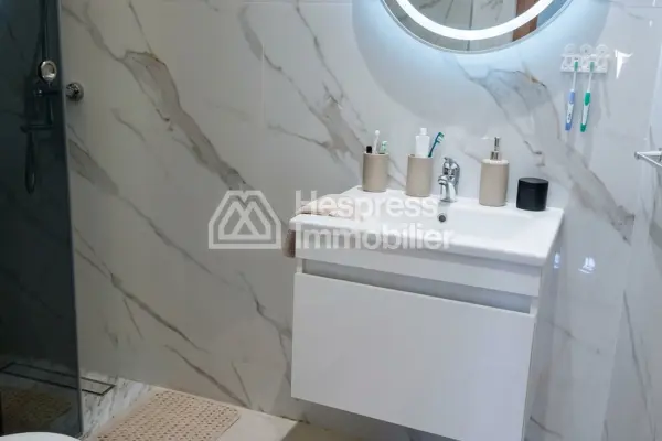 Apartment for sale in Hay Hassani . 3 comfortable bedrooms. Well furnished.