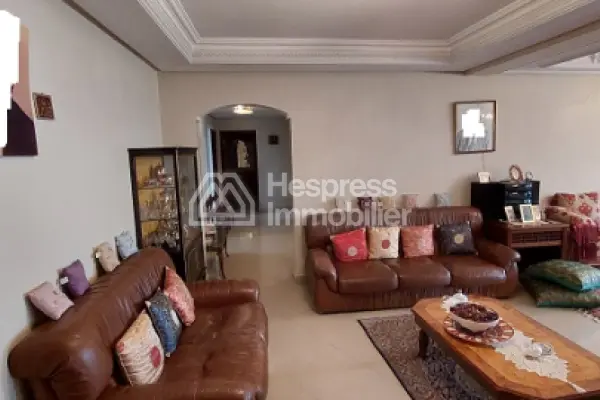 Large apartment in the Iberia district