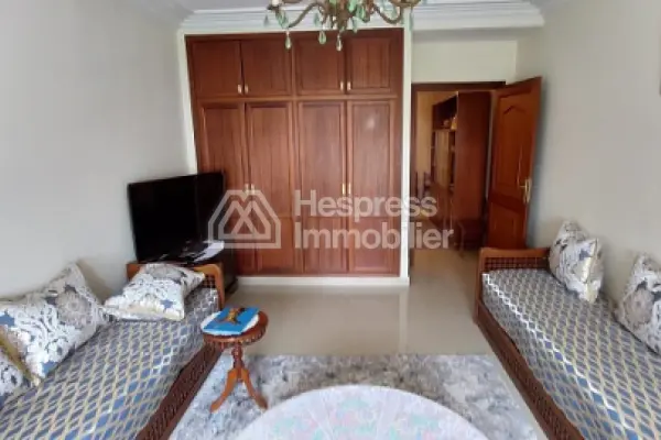 Large apartment in the Iberia district