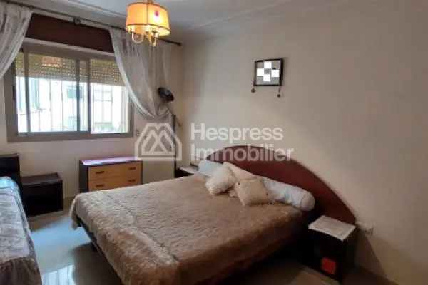 Large apartment in the Iberia district