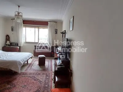 Grand appartement au quartier IBERIA