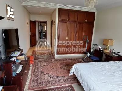 Grand appartement au quartier IBERIA