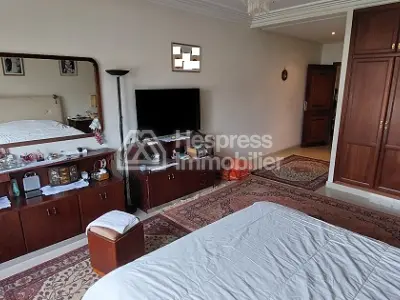 Grand appartement au quartier IBERIA