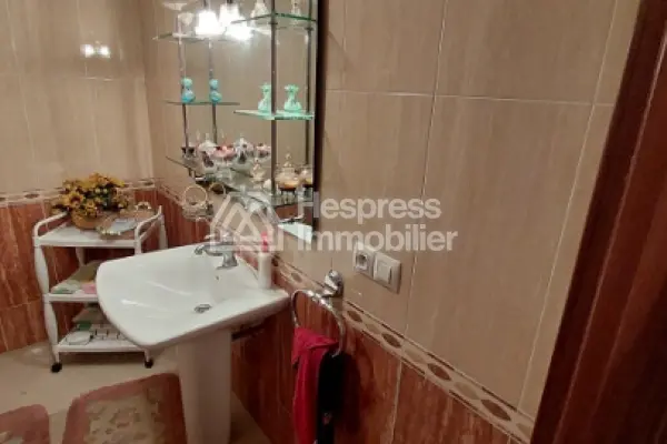 Large apartment in the Iberia district