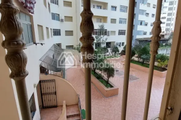 Large apartment in the Iberia district