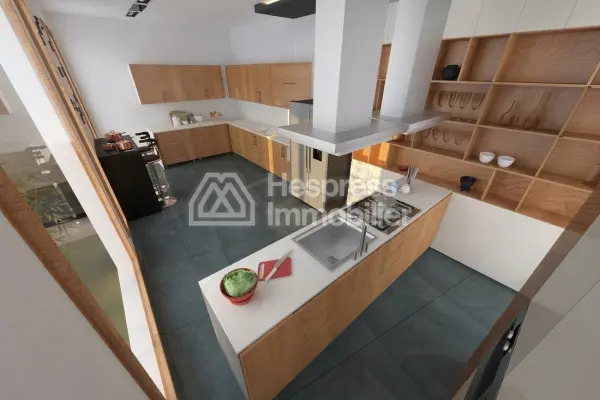 Villa in Al Mnar with sea view, 326 m²