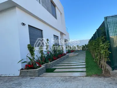 Villa d’exception à vendre à El Menzeh – Résidence sécurisée