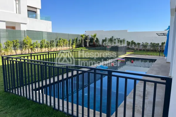 Villa d’exception à vendre à El Menzeh – Résidence sécurisée