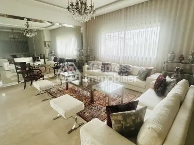 Villa d’exception à vendre à El Menzeh – Résidence sécurisée