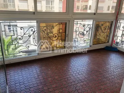 Bel appartement à vendre en plein boulevard Ghandi