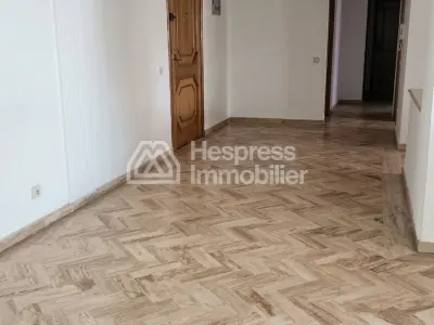 Bel appartement à vendre en plein boulevard Ghandi