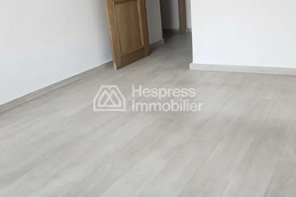Bel appartement à vendre en plein boulevard Ghandi