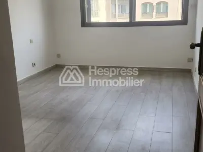Bel appartement à vendre en plein boulevard Ghandi