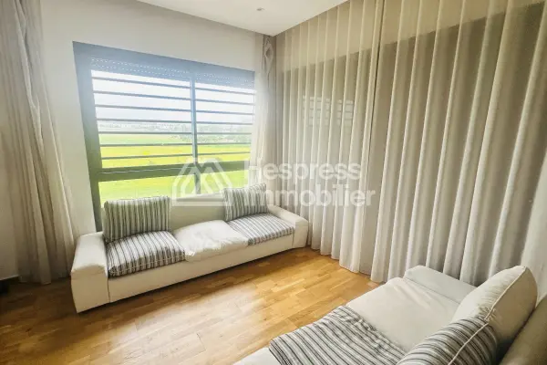 Villa d’exception à vendre à El Menzeh – Résidence sécurisée