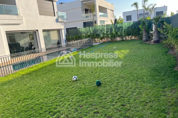 Villa d’exception à vendre à El Menzeh – Résidence sécurisée